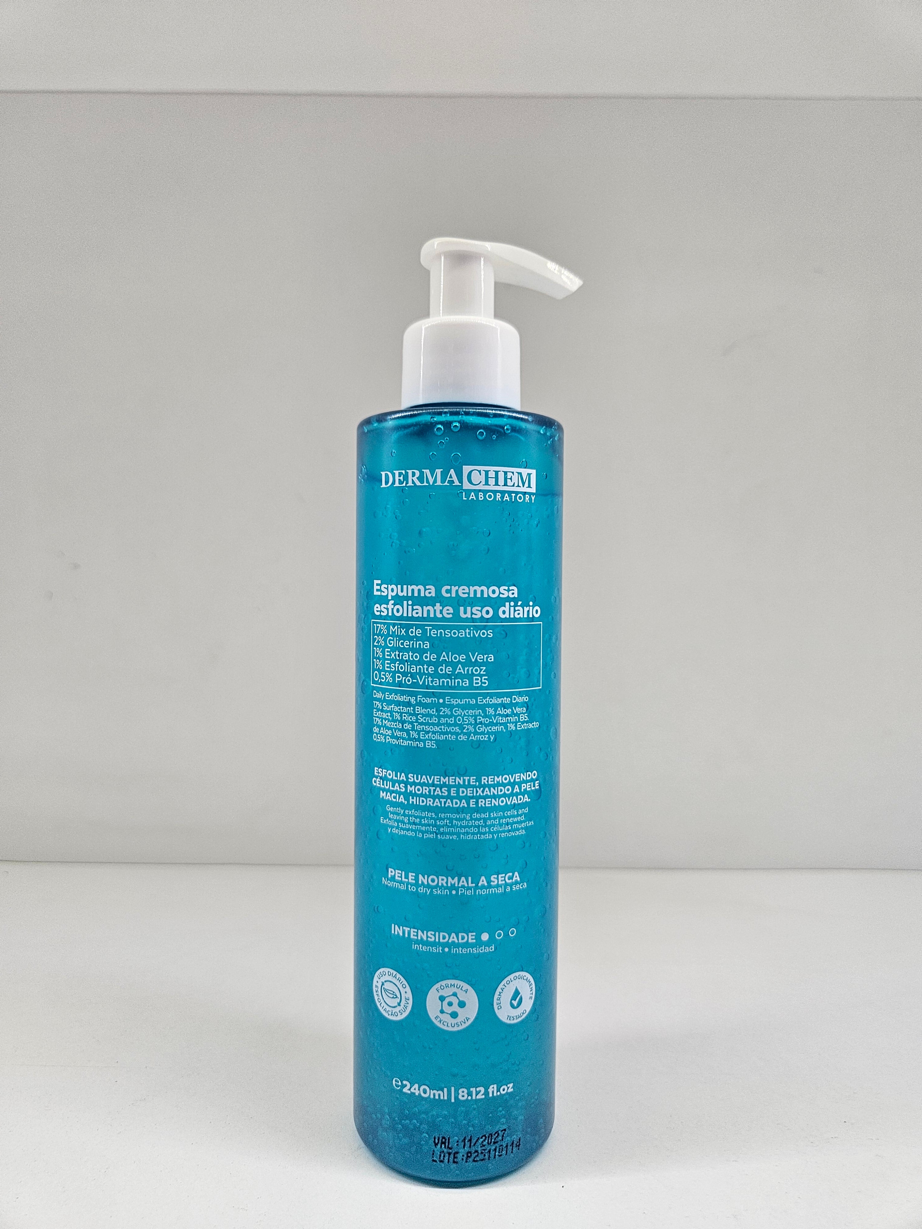 Espuma Cremosa Exfoliante de uso diario 240 ML