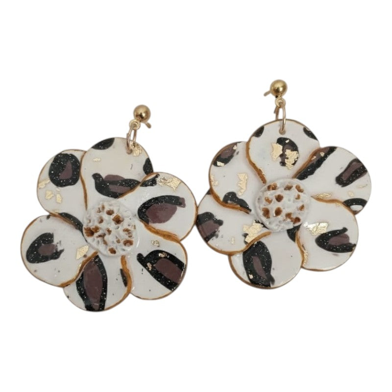 Pendientes Flor en Arcilla Polimérica con Detalles Dorados