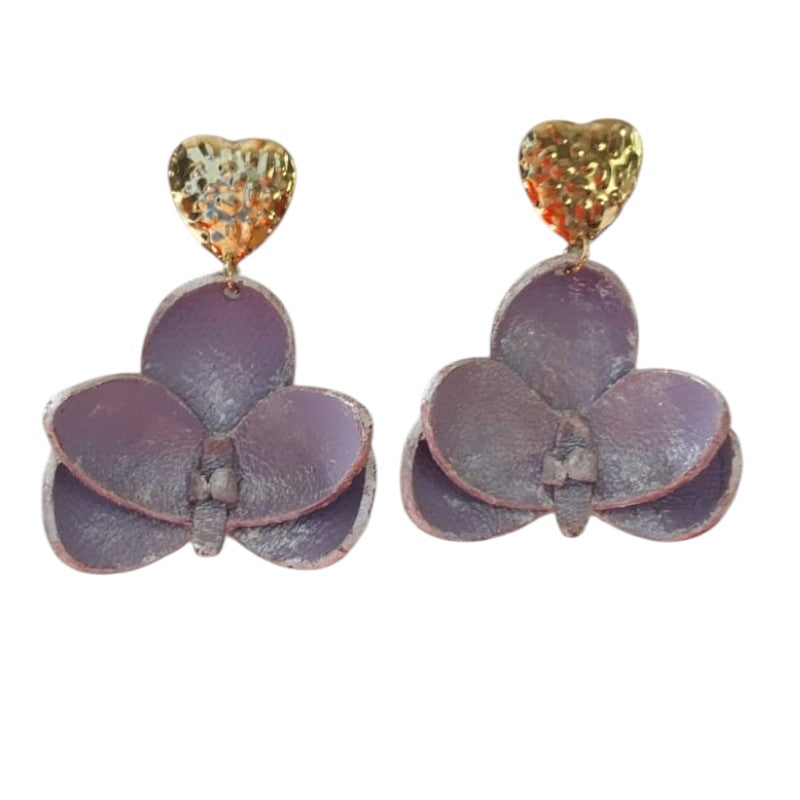 Aros flor burdeo con pétalos amplios