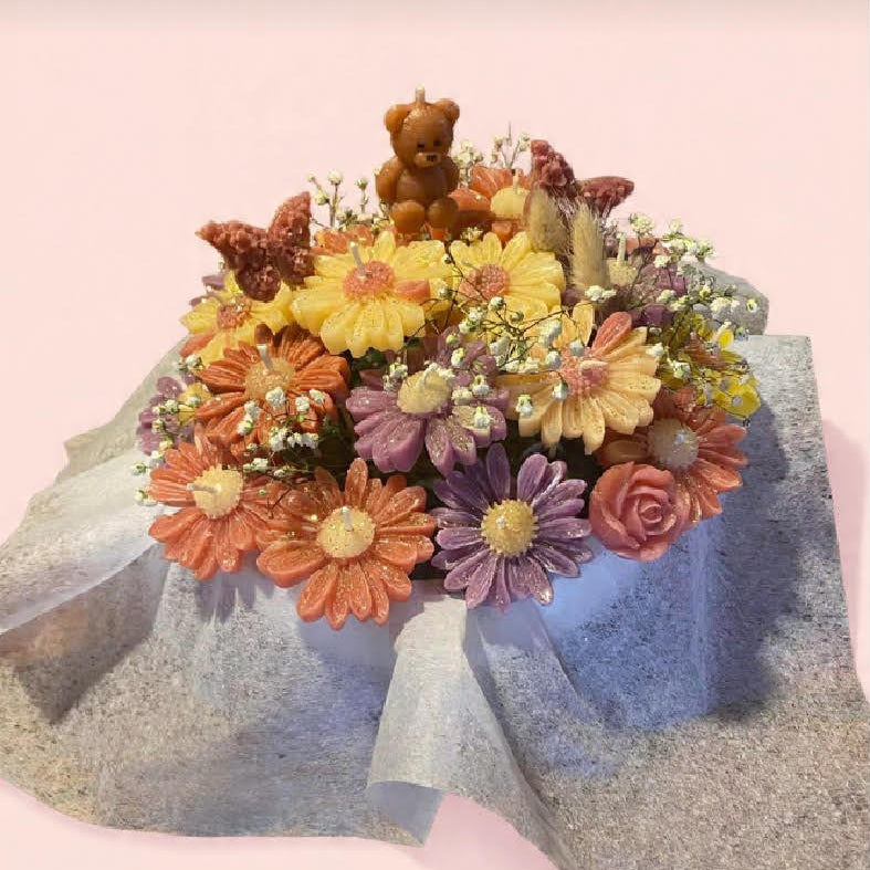 Vela Decorativa con Margaritas, Rosas y Mariposas